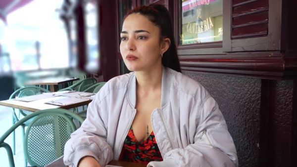 Working as a waitress, in an open relationship for 11 years - hclips.com on poweredporn.com