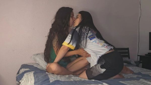 Homemade Lesbian Wife Caught by Husband - Jennyferpimenta Teen Latina Brunette 3some - veryfreeporn.com - Brazil on poweredporn.com