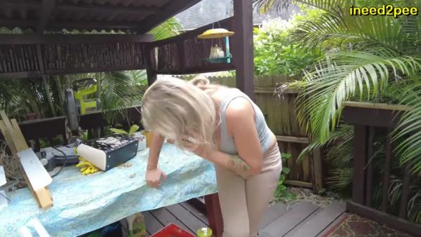 INEED2PEE IPOD Sexy MILF Brandon super soaker khaki pants - Ineed2pee Ineedamommy - hclips.com on poweredporn.com