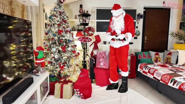 Italian Stepmom in Lingerie Gets Excited with Viagra for Santa - Blowjob & Doggystyle Christmas Roleplay - veryfreeporn.com - Italy on poweredporn.com