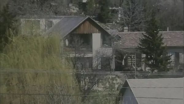 Italian Stallion Fucks Stepmom and Stepsister Threesome - Kelly Trump, Sarah Young - veryfreeporn.com - Italy on poweredporn.com