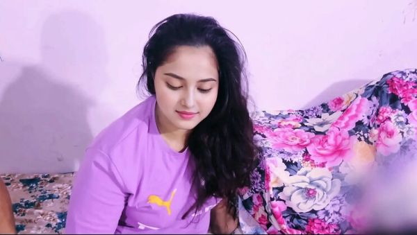 Big Stepsister Seduces Me In Shared Bed - Full Hindi Audio Fuck - veryfreeporn.com - India on poweredporn.com