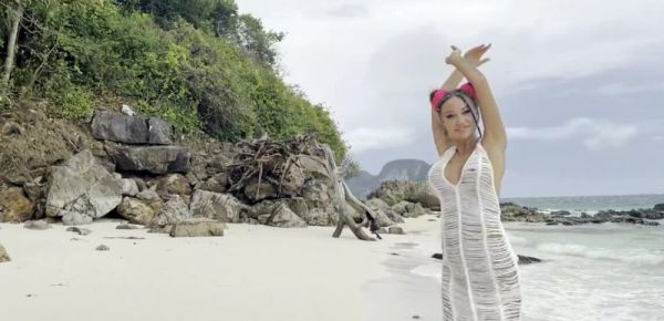 Monika Fox Swims In Sea And Fucks Pussy With A Big Dildo On A White Sand Beach - inxxx.com - Russia on poweredporn.com