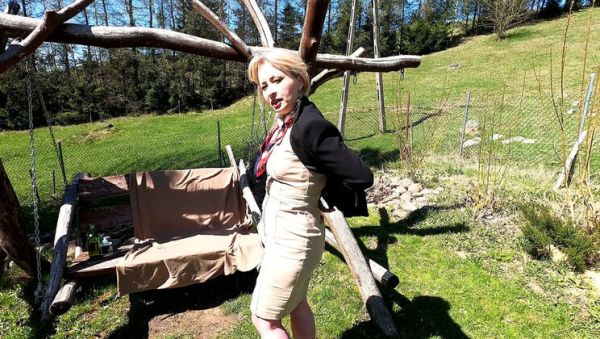 Blonde Mature Outdoor Golden Shower - Big Booty Wanilianna Squirts in HD - porntry.com - Britain on poweredporn.com