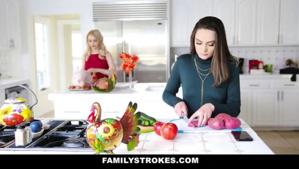 Alix Lynx Thanksgiving Orgy - MILF Step Fantasy with Cum in Mouth - xxxfiles.com - Britain on poweredporn.com