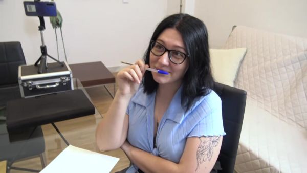 Troleando al candidato...Soy la Secretaria y tengo que tomar - hclips.com on poweredporn.com