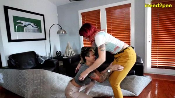 INEED2PEE Loosey vs Mya but they both pee their tight pants! - Ineed2pee Ineedamommy - hclips.com on poweredporn.com