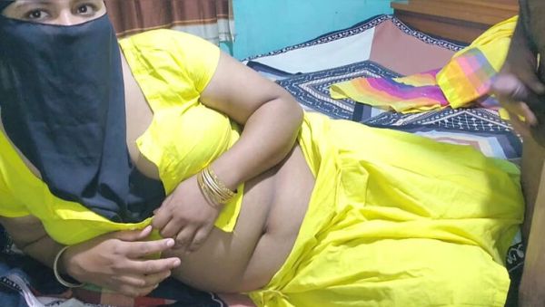 Bangladeshi Wife Akhi Moni Blowjob and Cowgirl Sex with Husband Homemade - xxxfiles.com - Bangladesh on poweredporn.com