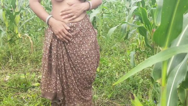 Desi village Bhabhi Sukunmi outdoor sex with devar in jungle - public nudity & doggy style - veryfreeporn.com - India on poweredporn.com