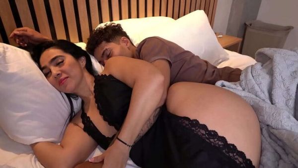 Skinny step son fucks his big ass stepmom in hotel room mix up - Sarah Black Thiago Lopez - xxxfiles.com - Mexico - Usa - Brazil - Spain on poweredporn.com