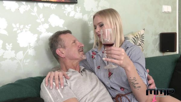 Sexy Pizza Delivery Girl Fucks Customer At Home - Blonde Czech Babe Gangbang Creampie - xxxfiles.com - Britain - Czech Republic on poweredporn.com