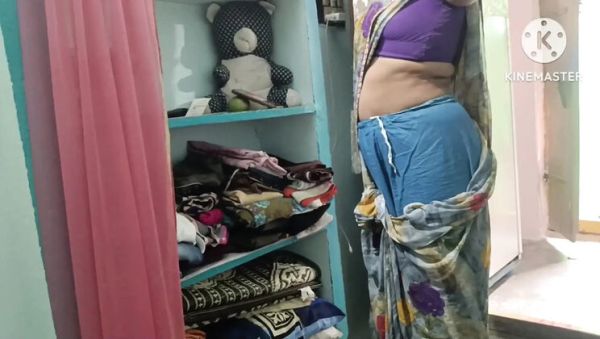 Desi Village Wife Chiru Chiru Outdoor Saree Show Indian HD Porn - veryfreeporn.com - India on poweredporn.com