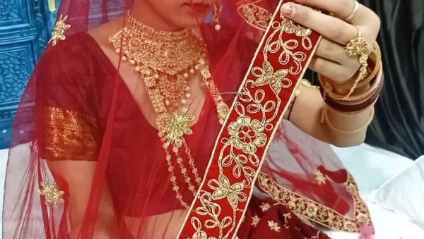 Desi Newly Married Couple Wedding Night MMS Leaked - First Time Anal with Indian Bride - veryfreeporn.com - India on poweredporn.com