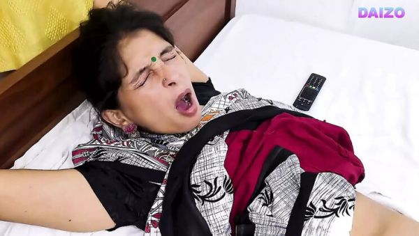 Desi Bhabi Suman Fucks Dewar in Hindi Urdu HD Porn - porntry.com on poweredporn.com