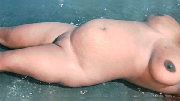 Desi Bhabhi Urmila Gets Sensual Full Body Massage at Indian Parlour - Aunty Pussy & Happy Ending - porntry.com - India on poweredporn.com