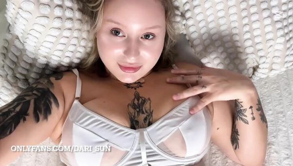 Dari Sun Squirt Orgasm Fingering Her Wet Pussy Close Up - Big Natural Tits BBW Solo Masturbation - veryfreeporn.com - Britain on poweredporn.com