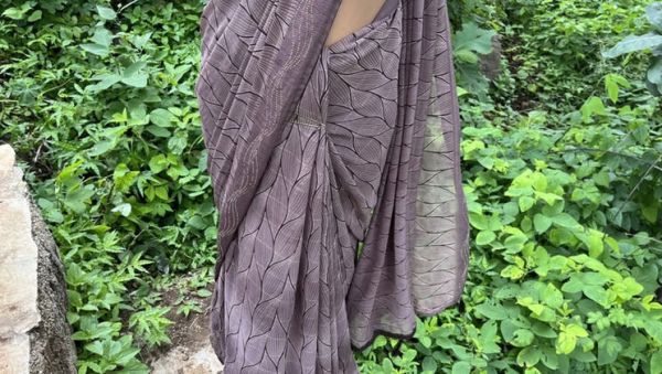 Desi Bhabhi with Big Natural Tits Fucked by Devar in Jungle Outdoor Sex - veryfreeporn.com - India on poweredporn.com