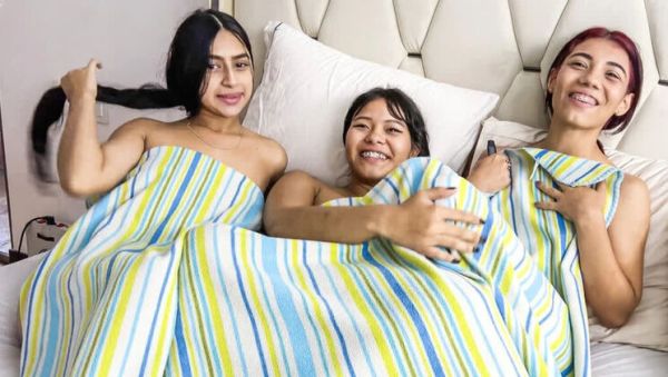 Homemade Threesome with Amateur Latina Teens and Big White Cock - Hardcore POV Doggystyle - veryfreeporn.com on poweredporn.com