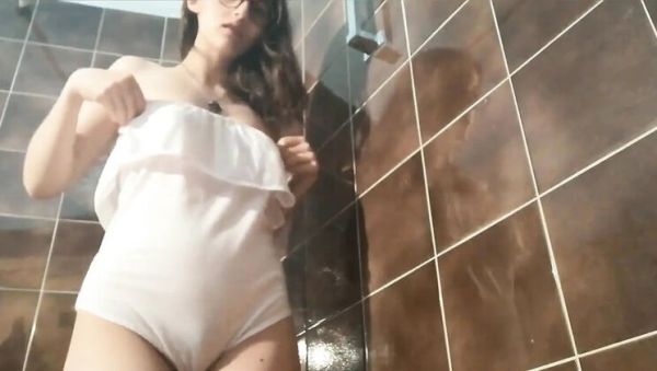 Amateur Hairy Ebony Soaked in Golden Shower Piss on Stockings - xxxfiles.com - Britain on poweredporn.com