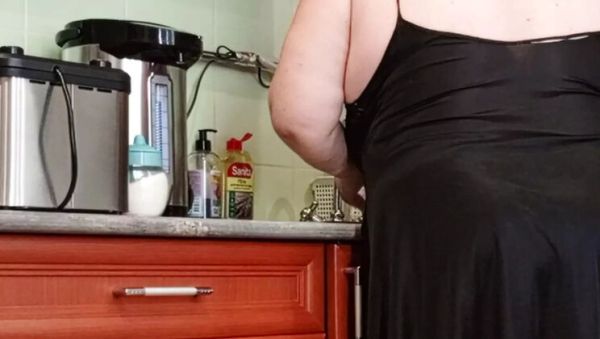 Neighbor MILF Sucks My Cock In Kitchen - Homemade Blowjob & Cumshot - veryfreeporn.com on poweredporn.com