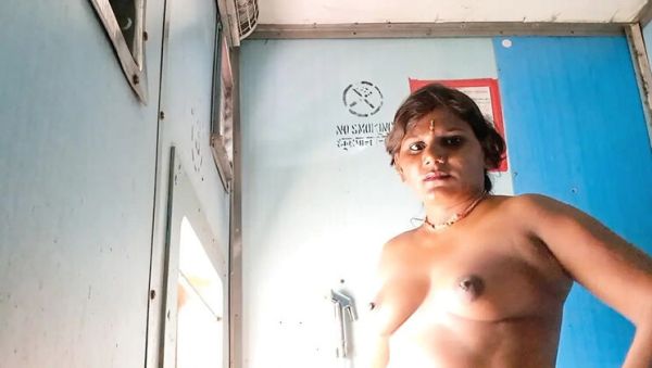 Indian Bhabhi Threesome Desi Sex - Homemade Anal with Teen Big Ass - veryfreeporn.com - India - Indonesia on poweredporn.com