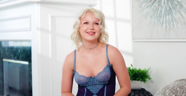 Blond bombshells Donny & Annaleigh indulge in a steamy POV BJ session - alphaporno.com on poweredporn.com