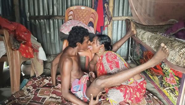 Desi Housewife Takes It Doggy Style - Anal Sex with Big Ass Indian Bhabhi - veryfreeporn.com - India on poweredporn.com