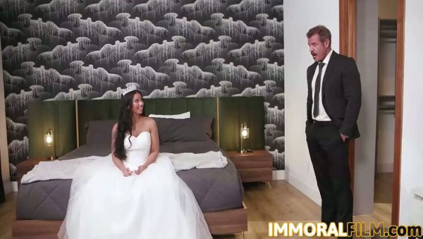 Shy Bride Ameena Green Hides in Room After Family Says Marriage Won't Last - Hardcore Deepthroat - veryfreeporn.com on poweredporn.com