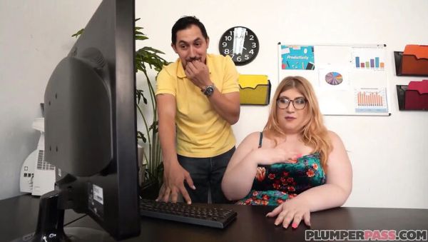 BBW Elisa Mae Gets Facial From Co-worker Juan Largo in Office - veryfreeporn.com - Britain on poweredporn.com