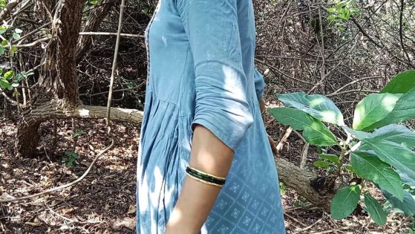 Indian Bhabhi Deep Throat Blowjob in Forest - Desi Village Wife Sucks Dick Hard - porntry.com - India on poweredporn.com