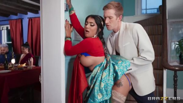 Yasmina Khan In The Bengali Dinner Party - desi-porntube.com - India on poweredporn.com