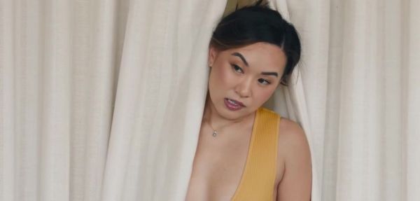 Asian Masseuse Kimmy Kimm Gives Massage - inxxx.com on poweredporn.com