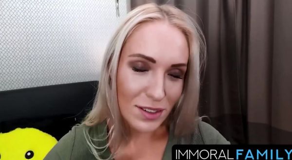 Angelika Grays Picnic Seduction Eat Fruit Leads To Eat Cock! - sunporno.com on poweredporn.com