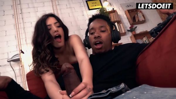Sloppy Interracial Blowjob... She Gags On Every Inch Then Shoves It Back - Gamer Girl, Jesus Reyes And Penelope Cross - videomanysex.com on poweredporn.com