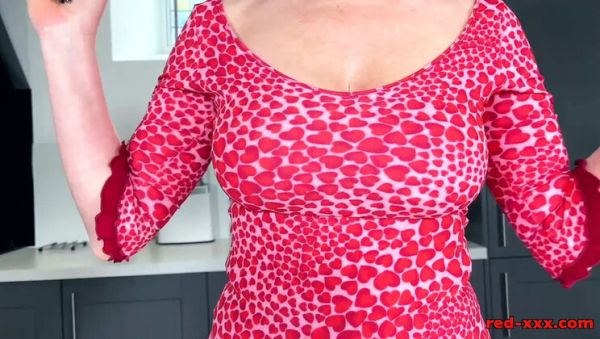 Red XXX gives herself a big Valentine's Day treat with her huge tits - xxxfiles.com - Britain on poweredporn.com