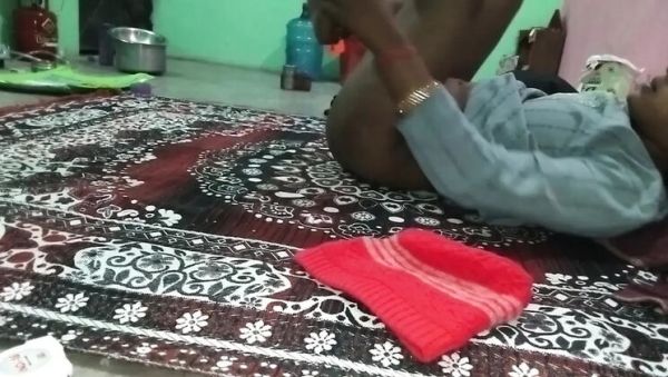 Desi Girlfriend Stepmom Fucks For Cash - Hindi Audio Bathroom Sex - veryfreeporn.com - India on poweredporn.com