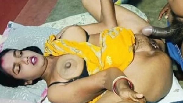 Horny Indian Bhabhi Gets Hard Fucked by Devar on Anniversary - veryfreeporn.com - Britain - India on poweredporn.com
