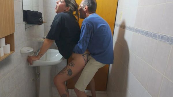 Cheating Wife Almost Caught Me Fucking My Brother’s Wife In The Bathroom - veryfreeporn.com - Argentina on poweredporn.com