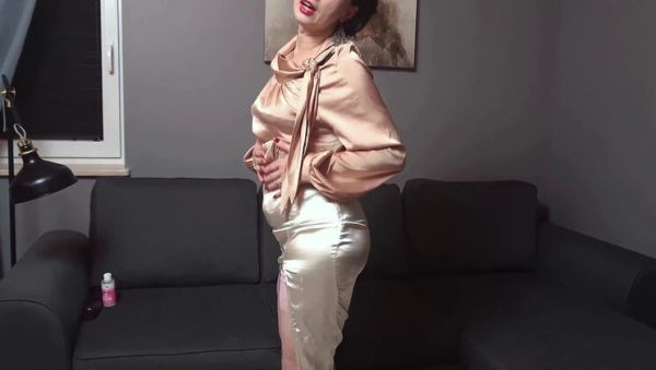 Hairy Bush and Seamed Stockings: Big Natural Tits Dildo Fun with Wanilianna - Part 1 - veryfreeporn.com - Britain - Poland on poweredporn.com