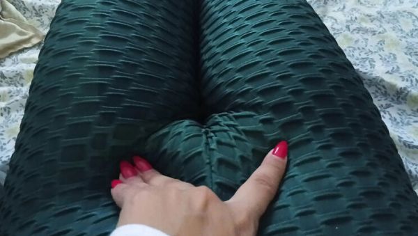 Stepdaughter gets horny remembering stepdad, masturbates watching porn - veryfreeporn.com - Japan on poweredporn.com