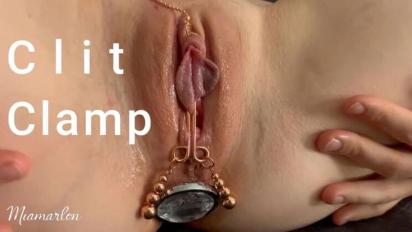 Clit Clamp, Butt Plug & Vibrator Give Blonde a Huge Orgasm - veryfreeporn.com - Britain on poweredporn.com