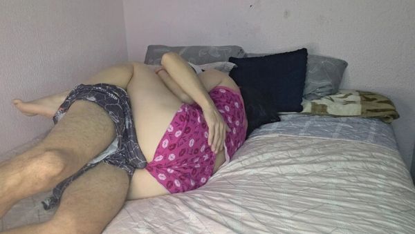 My horny stepsister gives me a boner when she hugs me in bed - veryfreeporn.com - Brazil on poweredporn.com