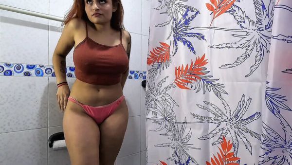 Stepbrother Caught Her Showering, She Begged for My Cum - porntry.com - Colombia on poweredporn.com