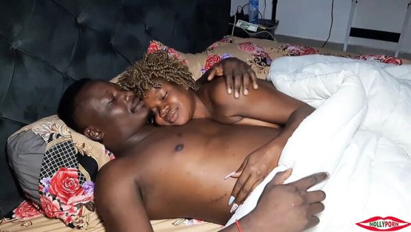 Girlfriend Wakes Boyfriend Up For Early Morning Hardcore Sex With Huge Cock - veryfreeporn.com - Britain - Nigeria on poweredporn.com