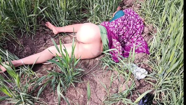Desi village Bhabhi pisses and fingers her pussy outdoors, then takes brother-in-law's thick cock in her ass - veryfreeporn.com - India on poweredporn.com