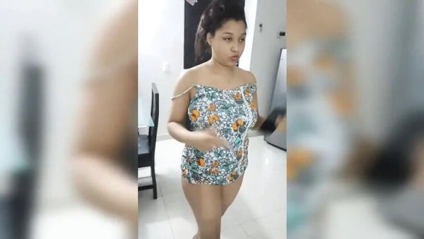 Paying My Stepsister With a Blowjob After I Do Her Nails - porntry.com - Spain on poweredporn.com