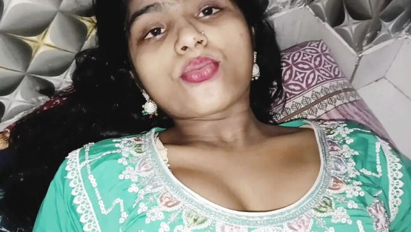 Real Desi Girl in Green Salwar Gets Hard Fuck Homemade - veryfreeporn.com - India on poweredporn.com