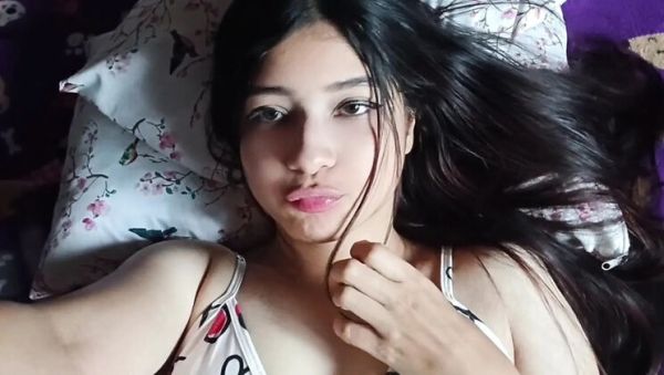 18 Year Old Girl Plays With Her Wet Pussy - veryfreeporn.com - India - Colombia on poweredporn.com