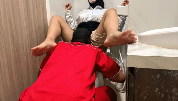 Clarelia Gets Fucked by Boss in Public Bathroom - veryfreeporn.com - Indonesia on poweredporn.com