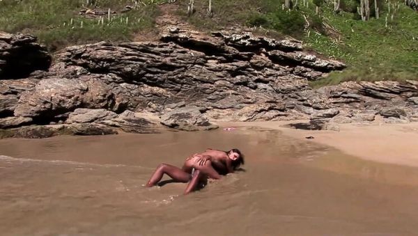 Hot Latina Babe Gets Her Pussy Fucked on the Beach - porntry.com - Britain - Usa on poweredporn.com